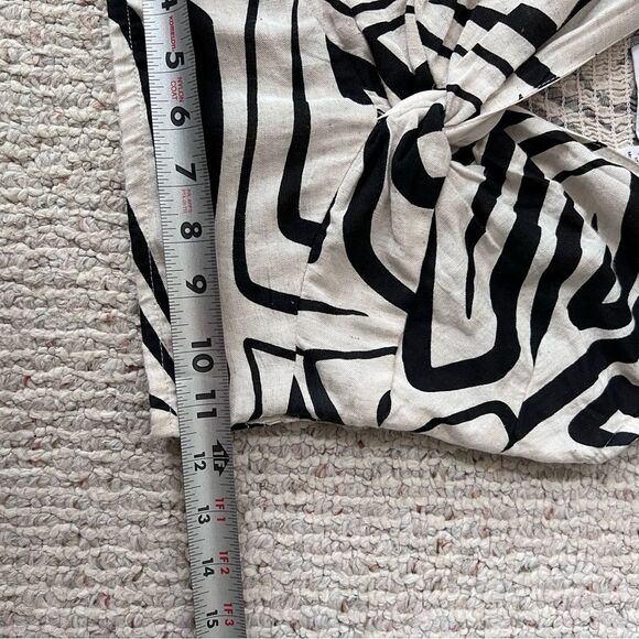 Midnight Sky Printed Crop Flutter Sleeve Blouse NWT - Picture 7 of 8